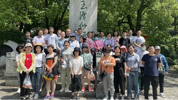 建設一個花園式、美美的降解塑料袋生產廠家！